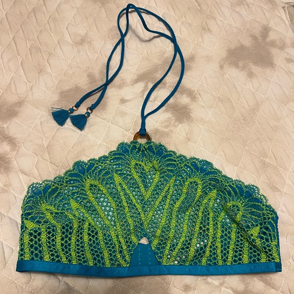 Savage X Fenty Stranded in Lace Crochet Halter Top - Picture 4 of 7